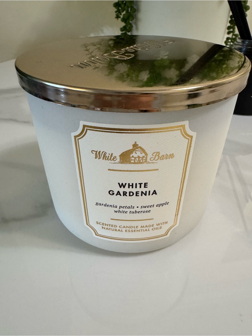 Bath & Body Works White Gardenia Candle with Gold Lid